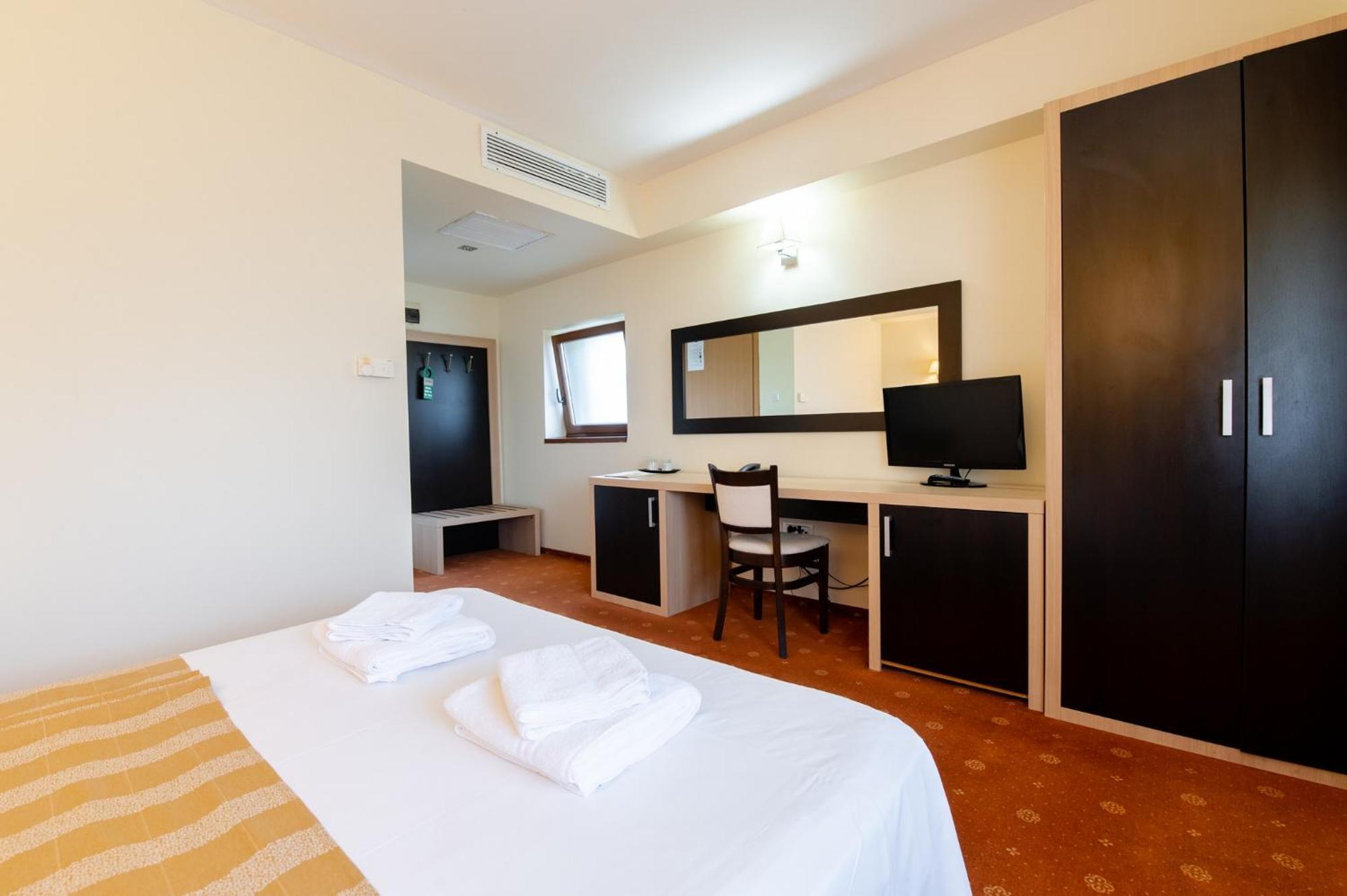 Hotel Oxford By Timhotels Timişoara Exterior foto